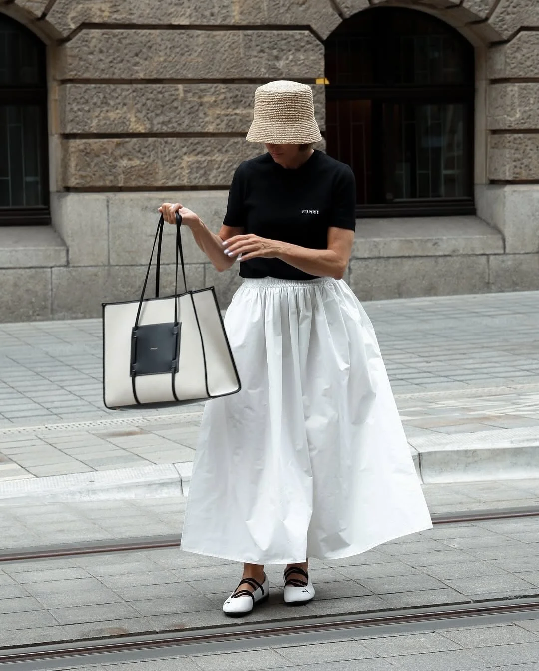 stylish early fall outfits ideas 2026 Volume and Simplicity in Perfect Harmony