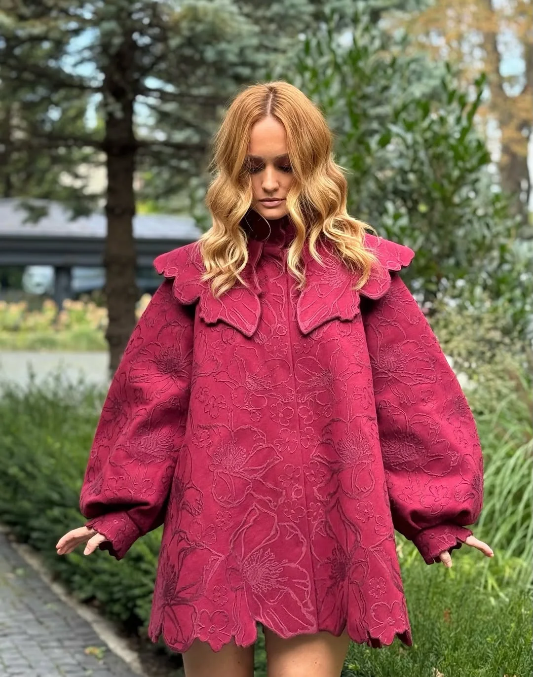 stylish early fall outfits ideas 2026 Statement Floral Volume in Rich Berry Tones
