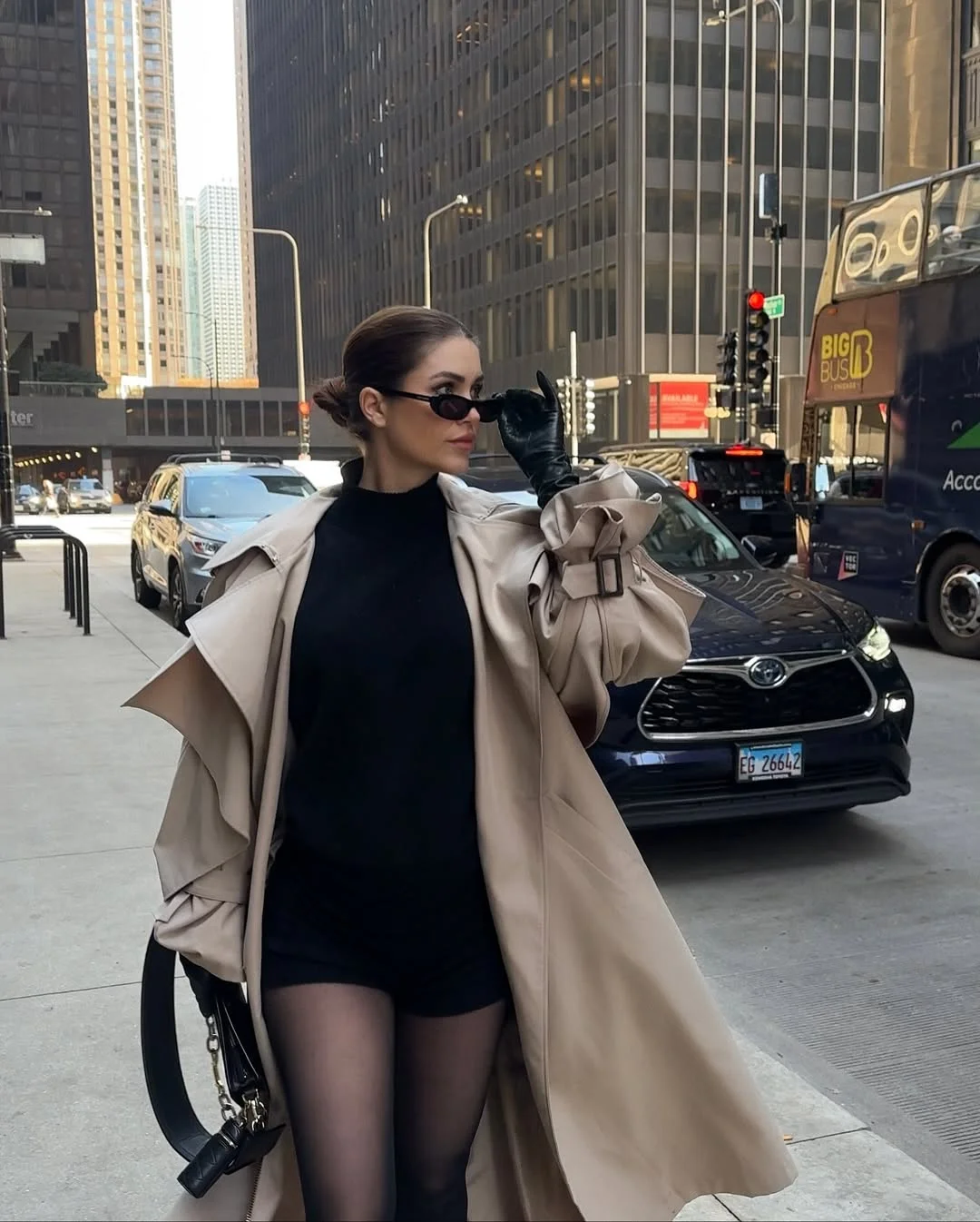 stylish fall street style nyc aesthetic 2026 The Elevated Trench Coat and City Baddie Formula