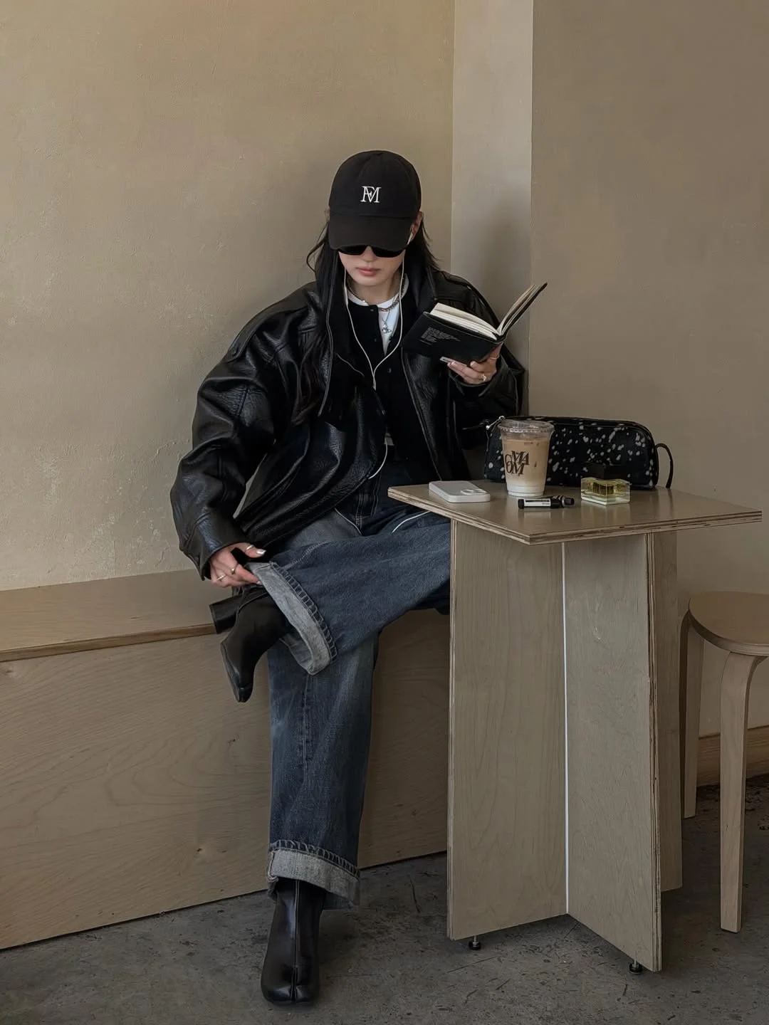 stylish fall street style nyc aesthetic 2026 Minimalist Grunge Meets Coffee Shop Style