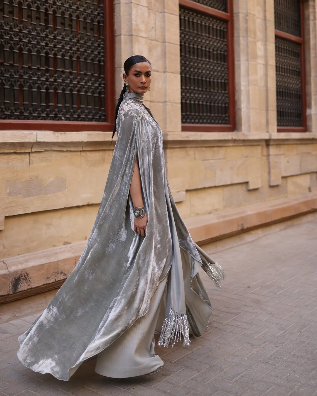 stylish fall travel wardrobe for women 2026 Liquid Silver for Evening Destinations