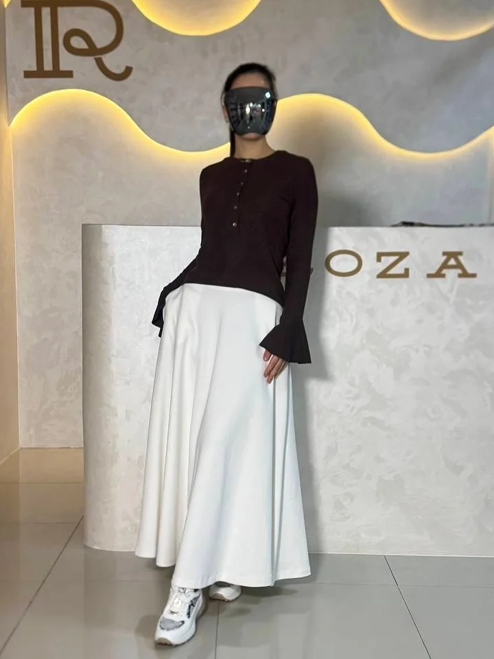 trendy fall skirt and sneakers outfits 2026 Flowing Maxi Skirts and Sporty Fall Footwear