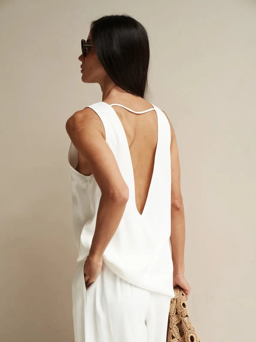 trendy summer to fall outfits 2026 The Minimalist White Set That Never Goes Out of Style
