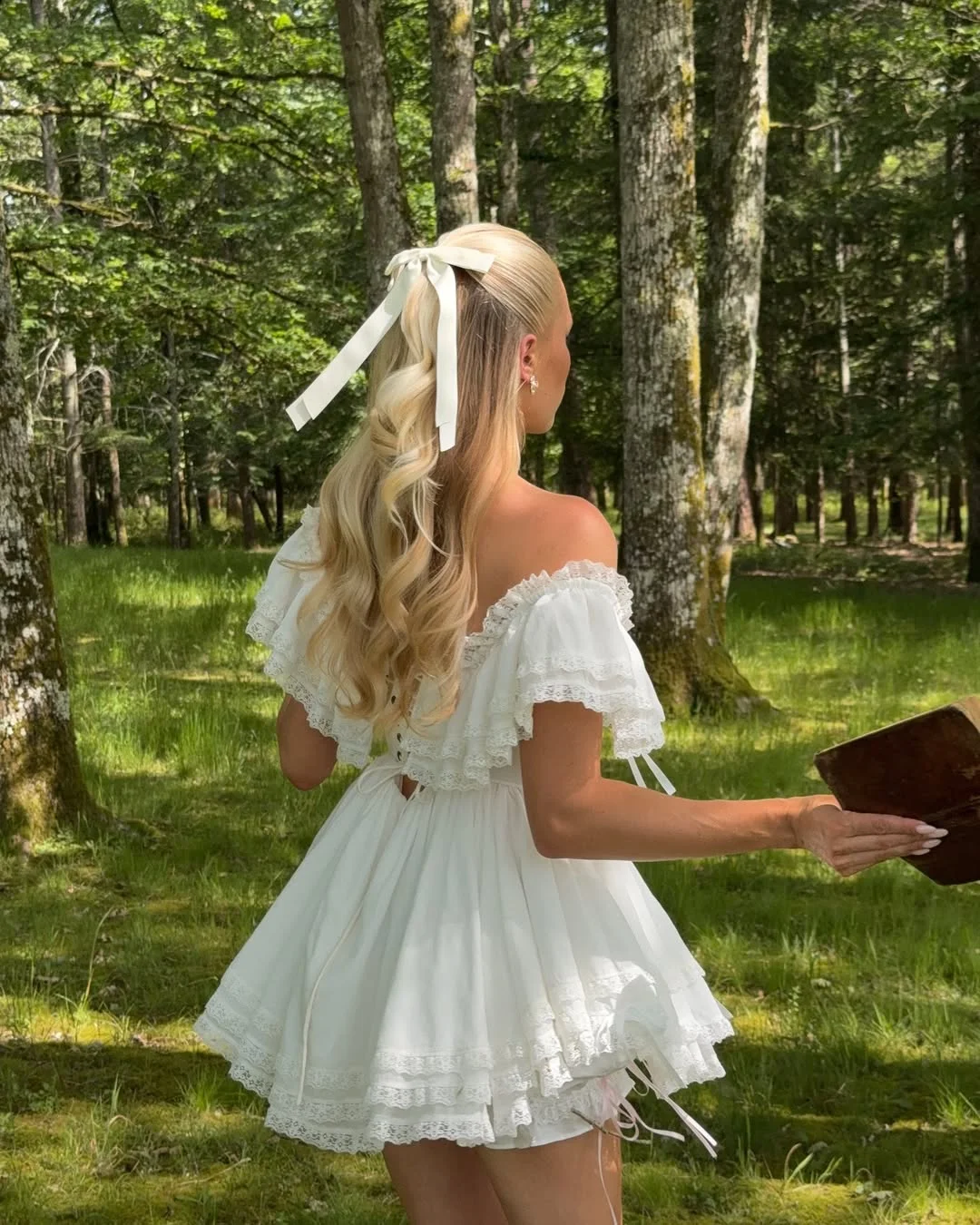 trendy summer to fall outfits 2026 Soft White Cottagecore Returns With a Modern Touch