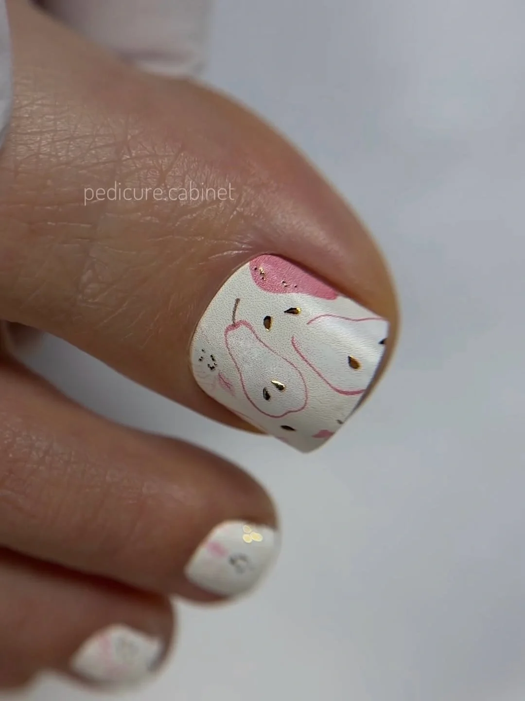 august toe nails 2026 Soft Pear Print With Golden Details