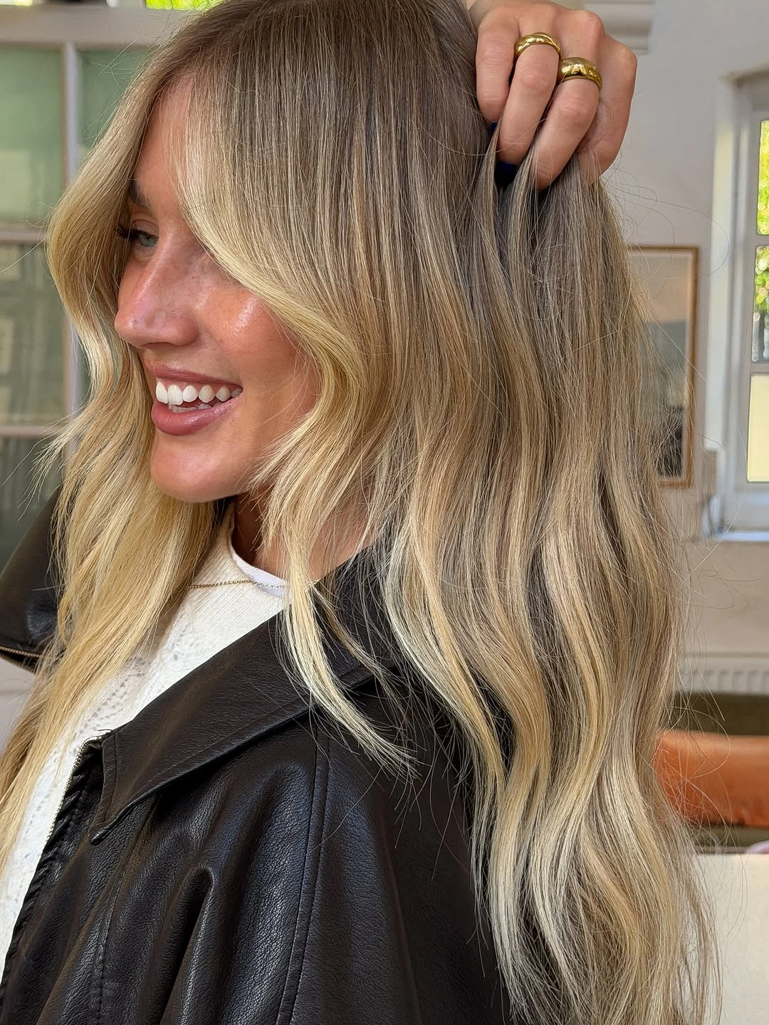 beautiful dirty blonde hair color Lived-In Dirty Blonde With Soft Beach Movement