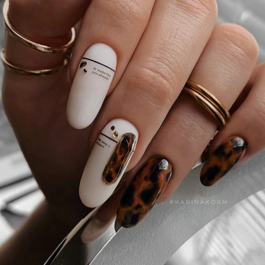 beautiful fall manicure 2026 Elegant Tortoiseshell Accent Nails With Soft White
