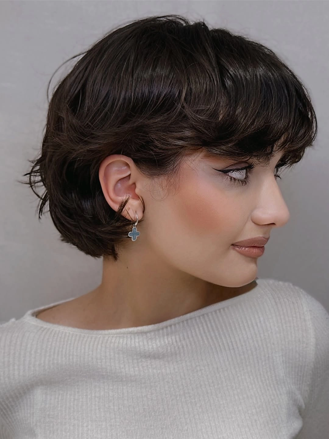 chic bixie haircut Soft Layered Bixie With Full Bangs