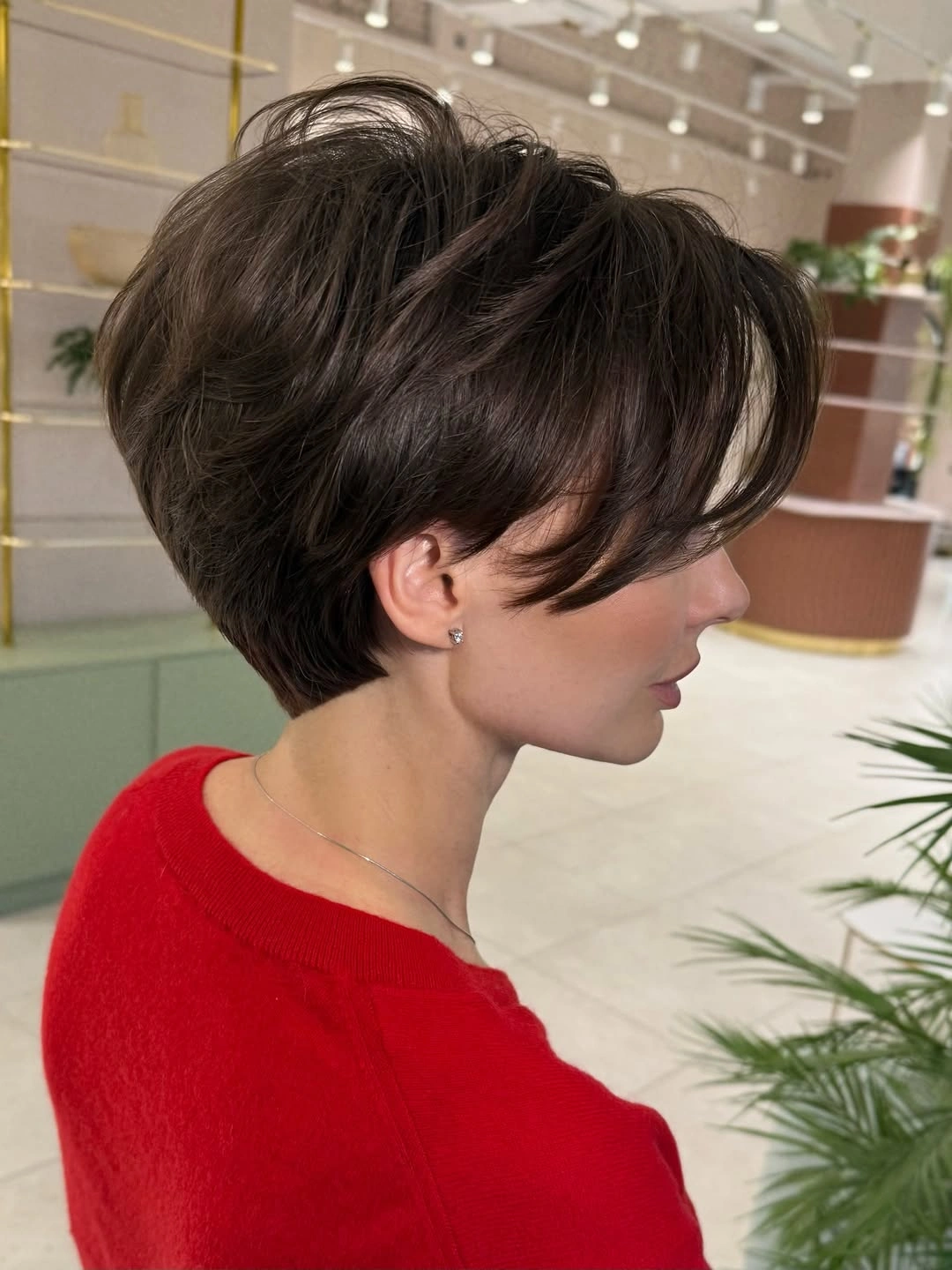 chic bixie haircut Voluminous Side Swept Bixie