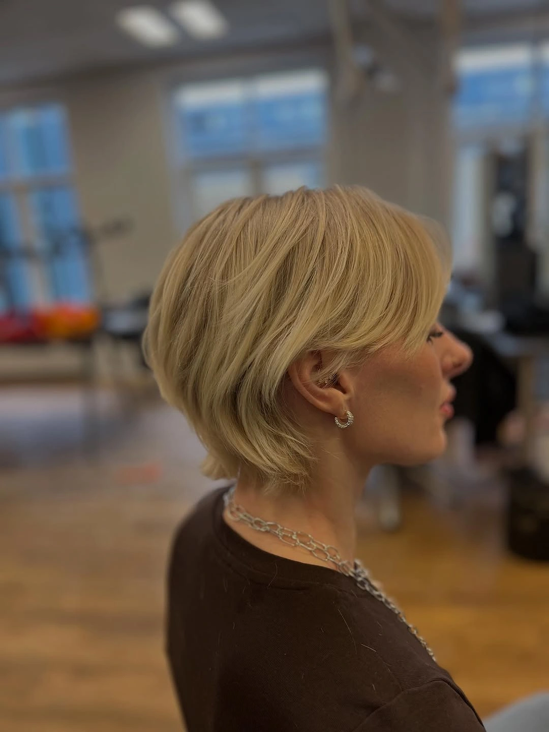 chic bixie haircut Classic Blonde Bixie With Feathered Layers