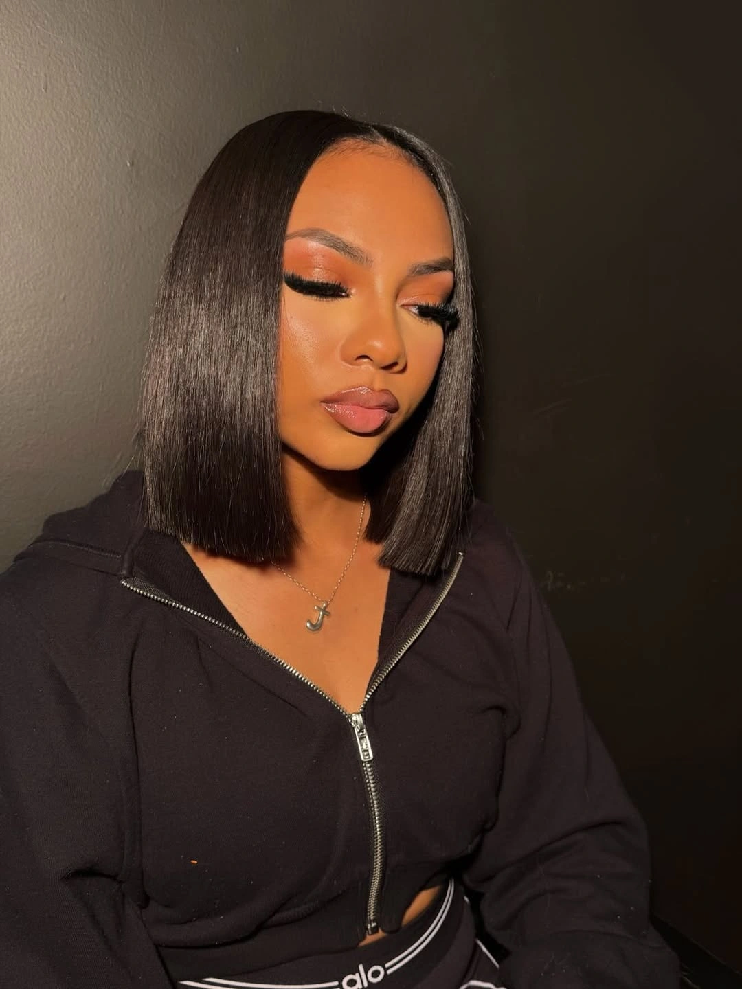 chic bob hairstyles for black women Sharp Center Part Blunt Bob