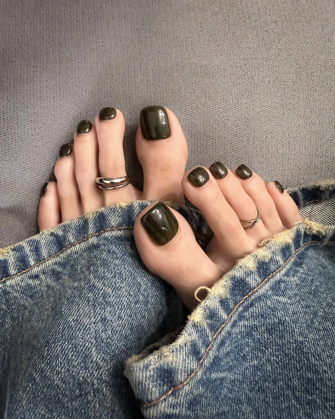 chic fall pedicure ideas 2026 Olive Green Gloss for an Effortlessly Modern Fall Look