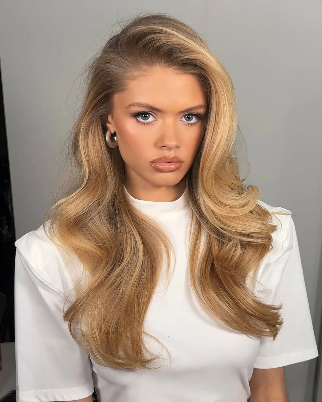 effortless body waves hairstyle Soft Blonde Waves With Effortless Movement