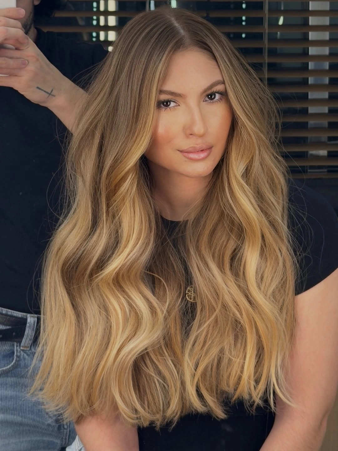 effortless heatless curls hairstyle Honey Beige Waves With Glossy Dimension