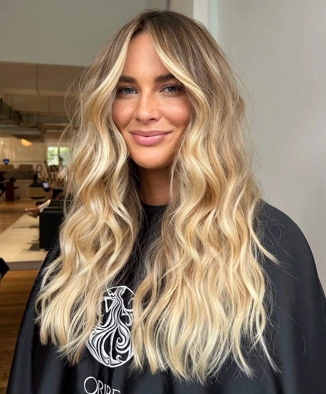 effortless heatless curls hairstyle Dimensional Blonde Waves With Lived-In Volume