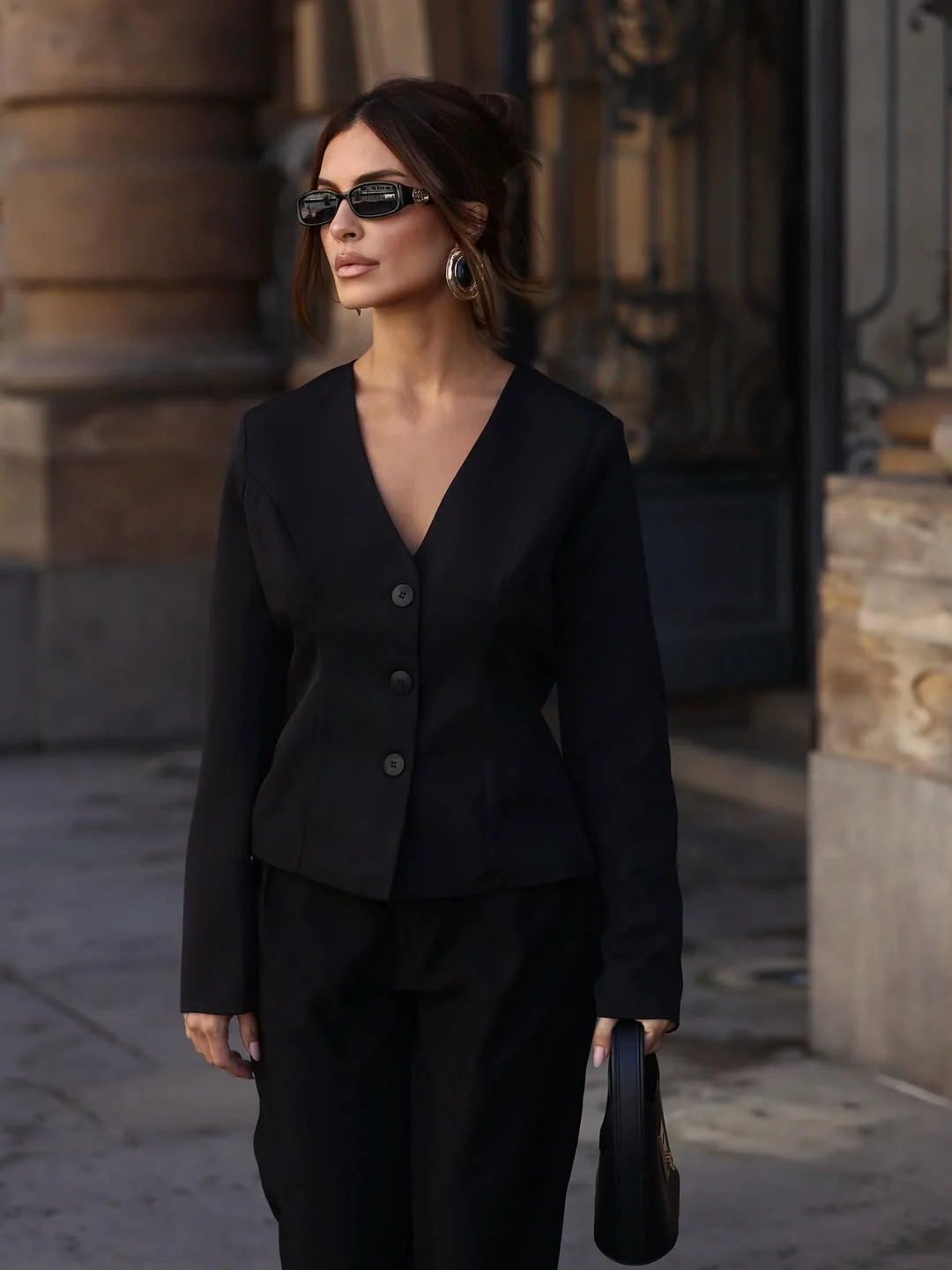 fall brunch outfits 2026 Minimalist Black Tailoring For An Elevated Brunch