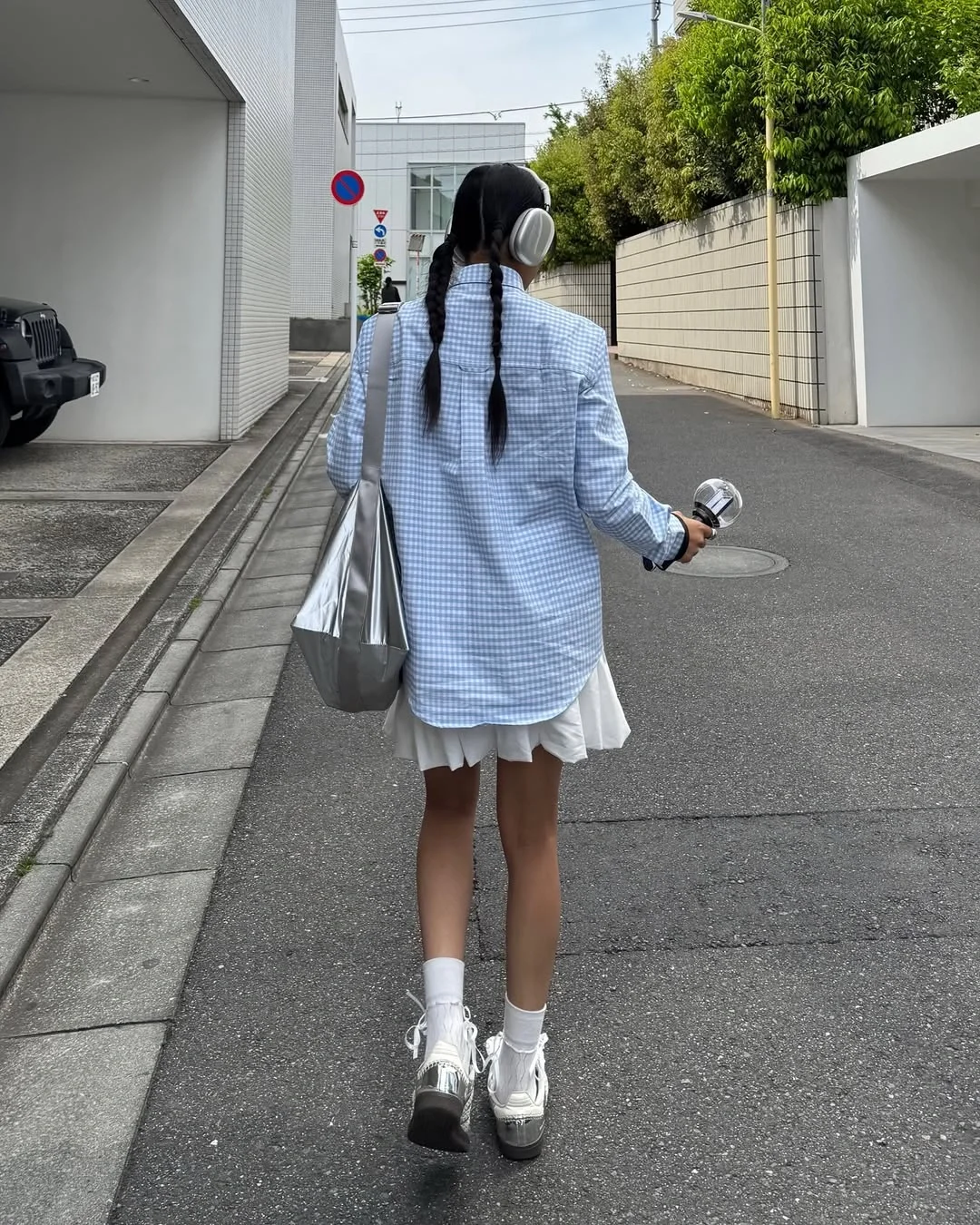 fall concert outfits 2026 Soft Preppy Street Style With Sporty Details
