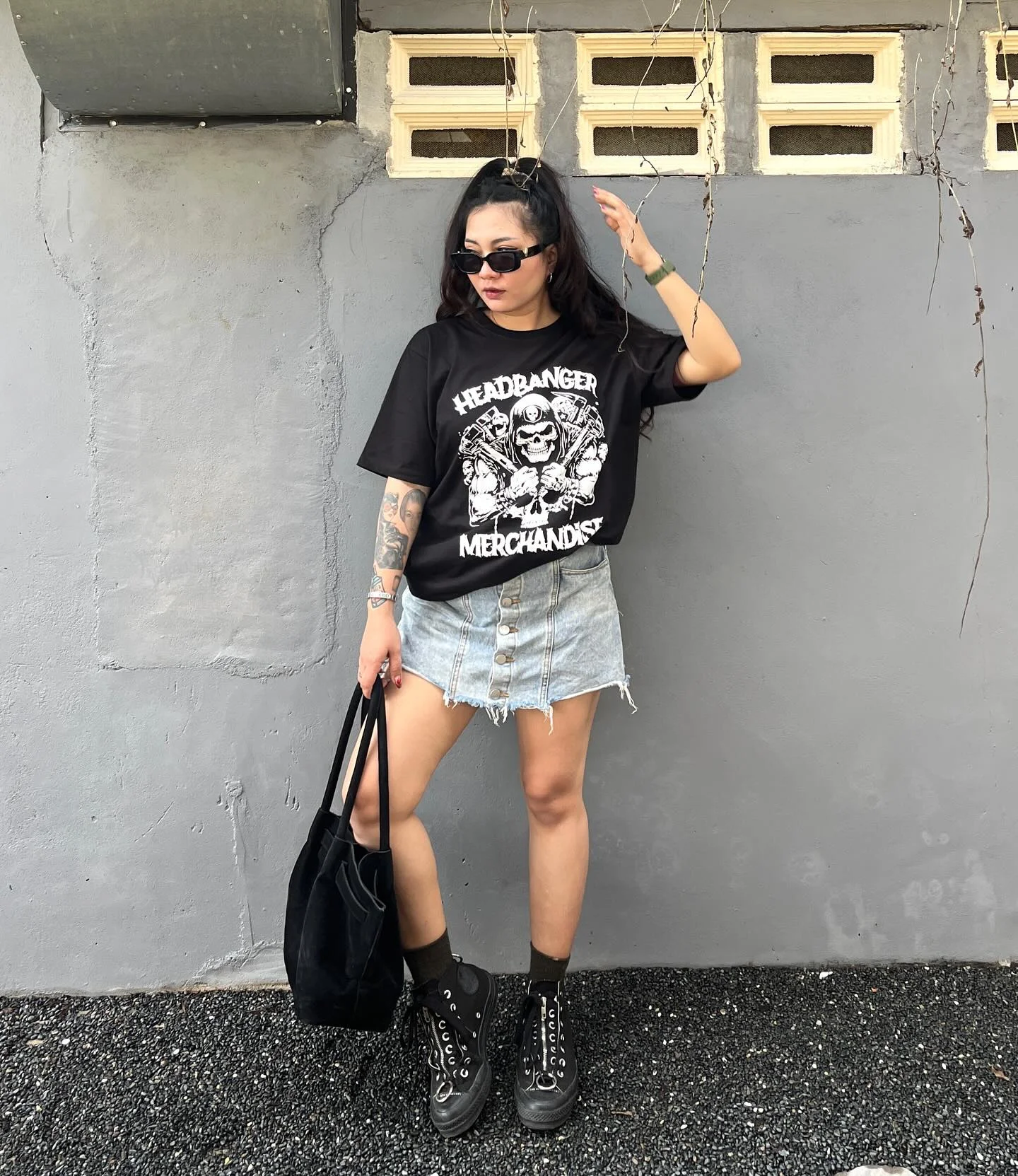 fall concert outfits 2026 Dark Graphic Tee And Denim Mini Skirt Edge