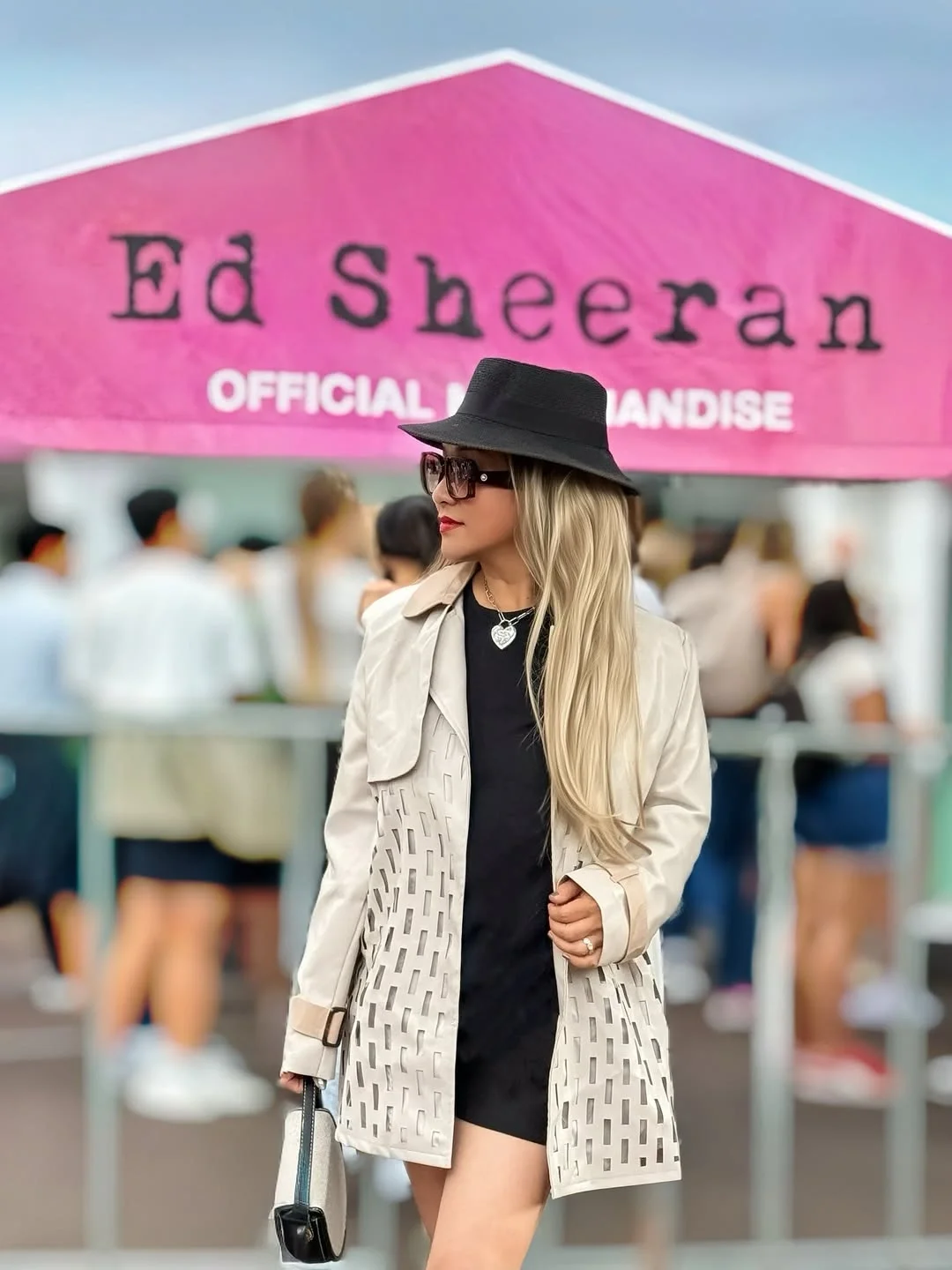 fall concert outfits 2026 Elevated Monochrome For A Pop Concert Night