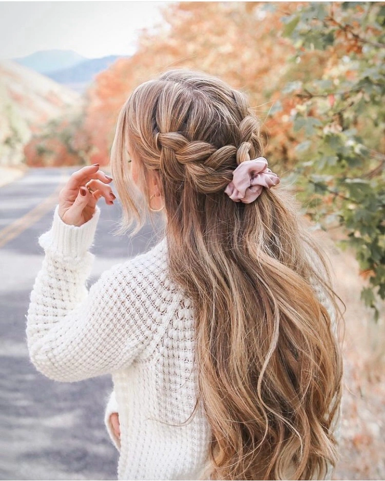 fall hairstyles 2026 Soft Braided Half-Up Style for Cozy Fall Days