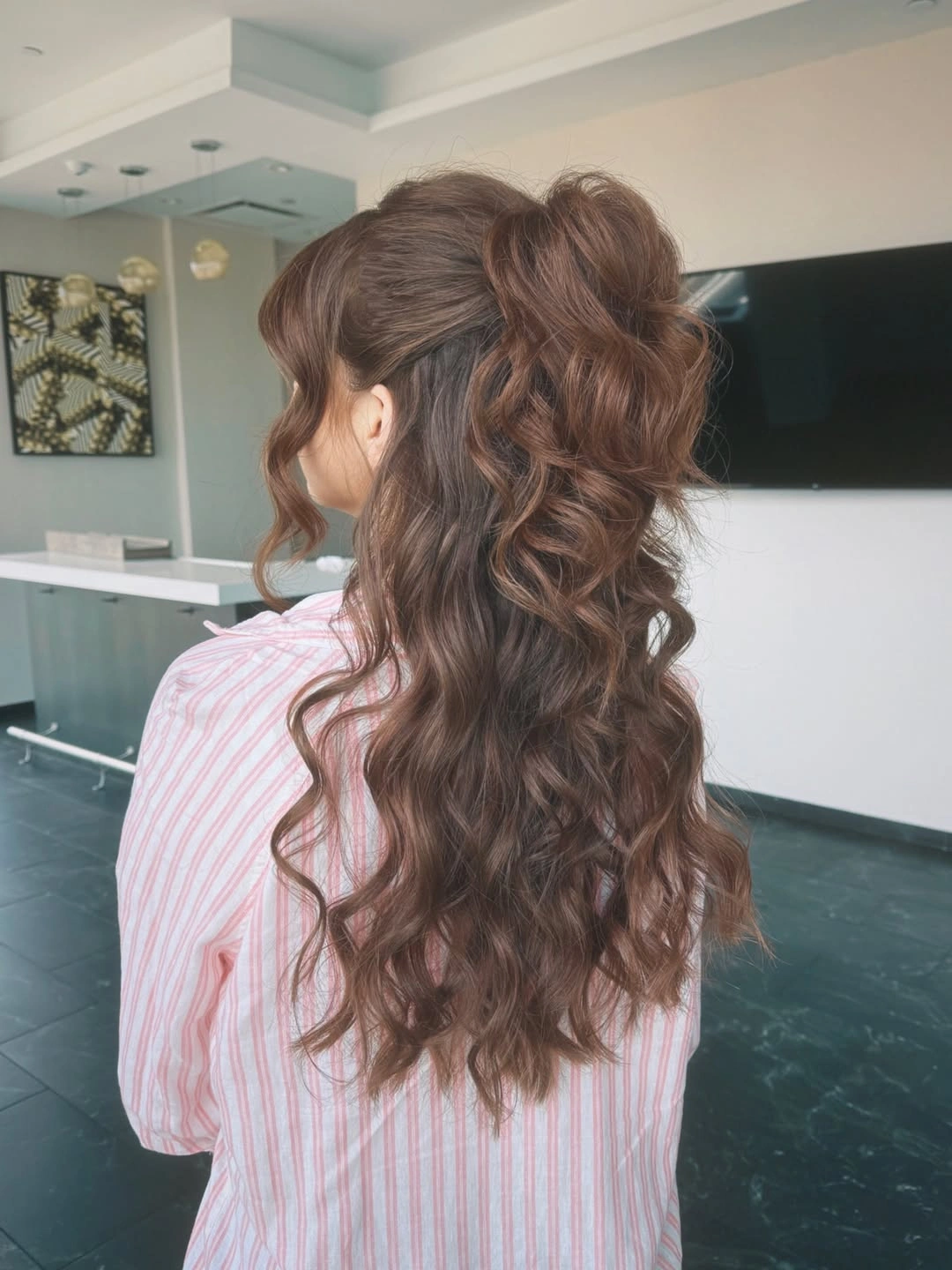 fall hairstyles 2026 Voluminous Ponytail With Soft Waves