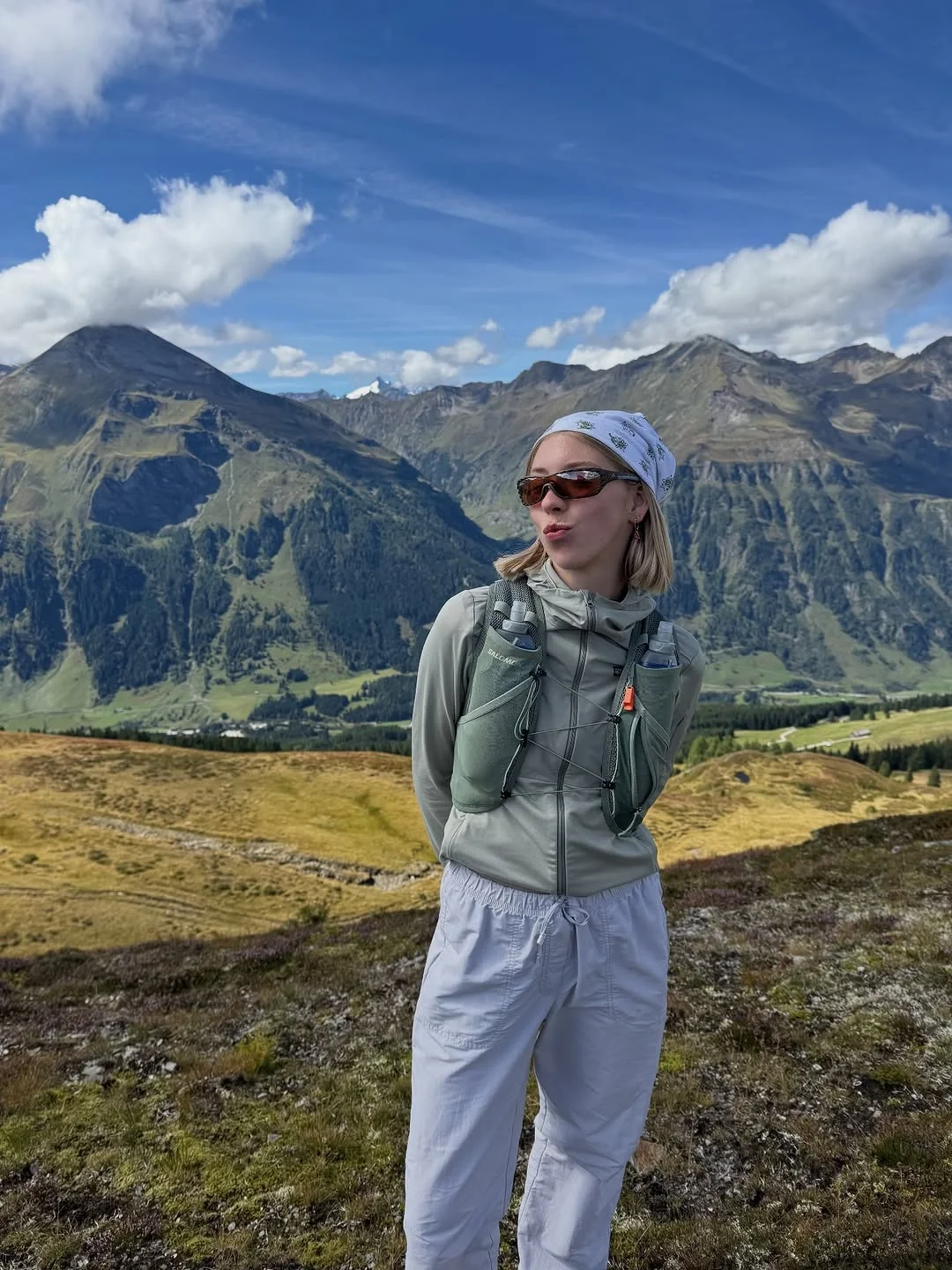 fall hiking outfits 2026 Soft Sage Layers for Crisp Mountain Mornings