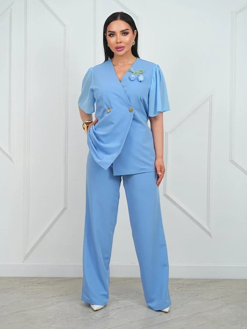 fall outfits wide leg trousers 2026 Powder Blue Tailoring That Refreshes Fall Dressing