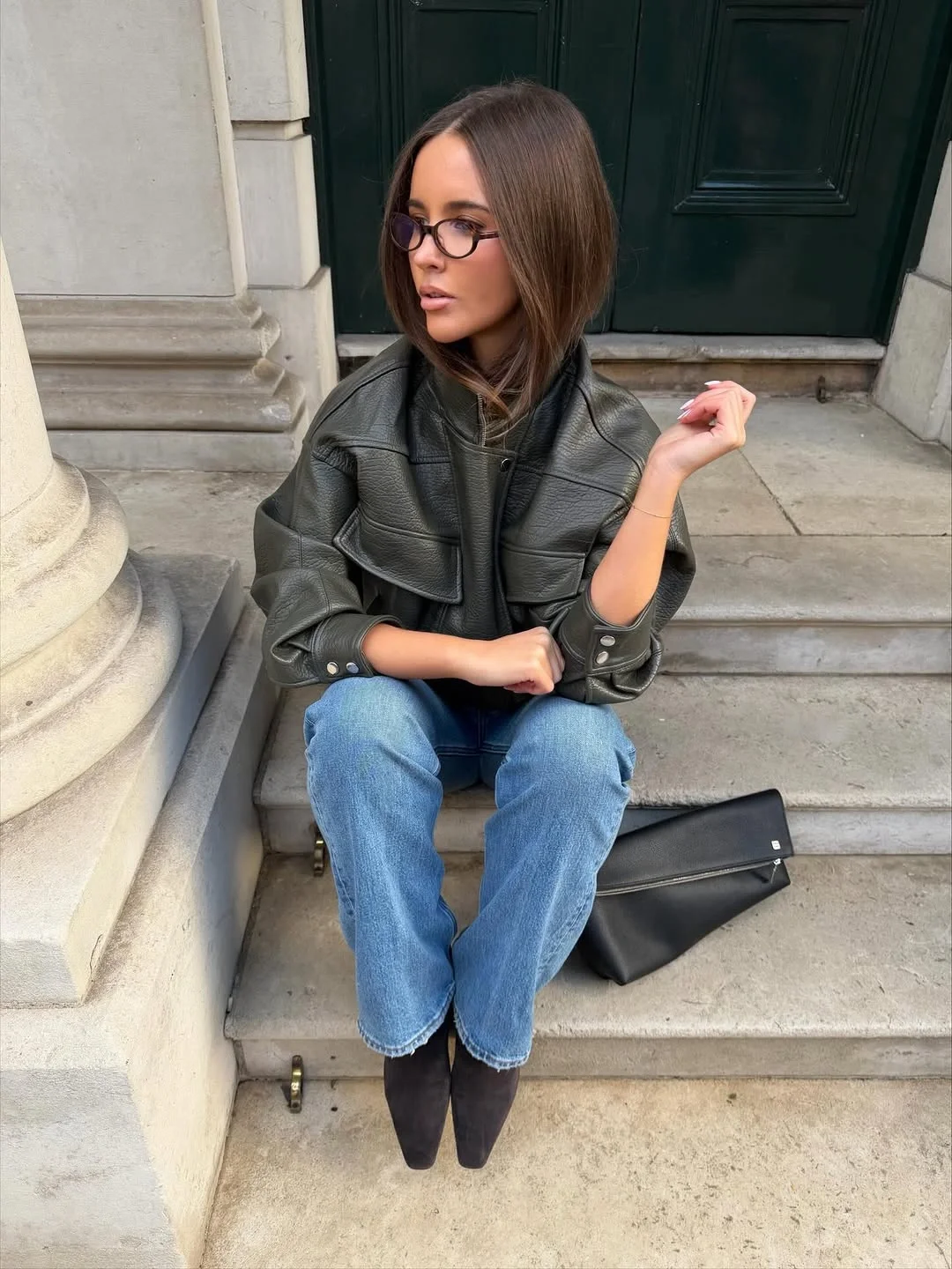 fall outfits with ankle boots 2026 Relaxed Leather Jackets and Straight Jeans Never Go Out of Style