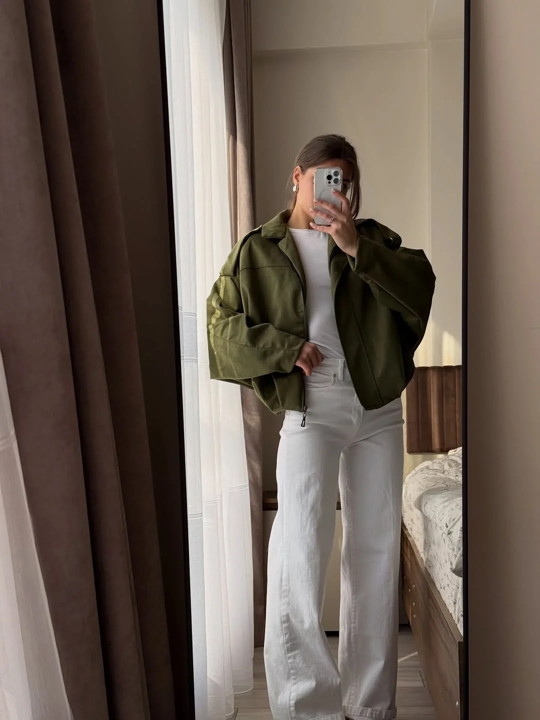 fall outfits with bombers 2026 Olive Green Cropped Bombers Bring Fresh Energy to Autumn