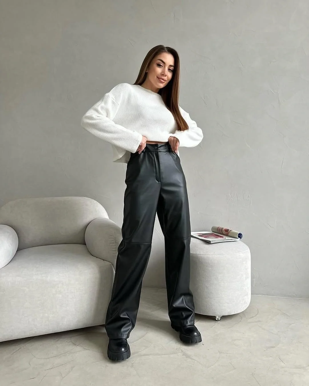 fall outfits with Leather pants 2026 Oversized White Sweater With Straight Leather Pants