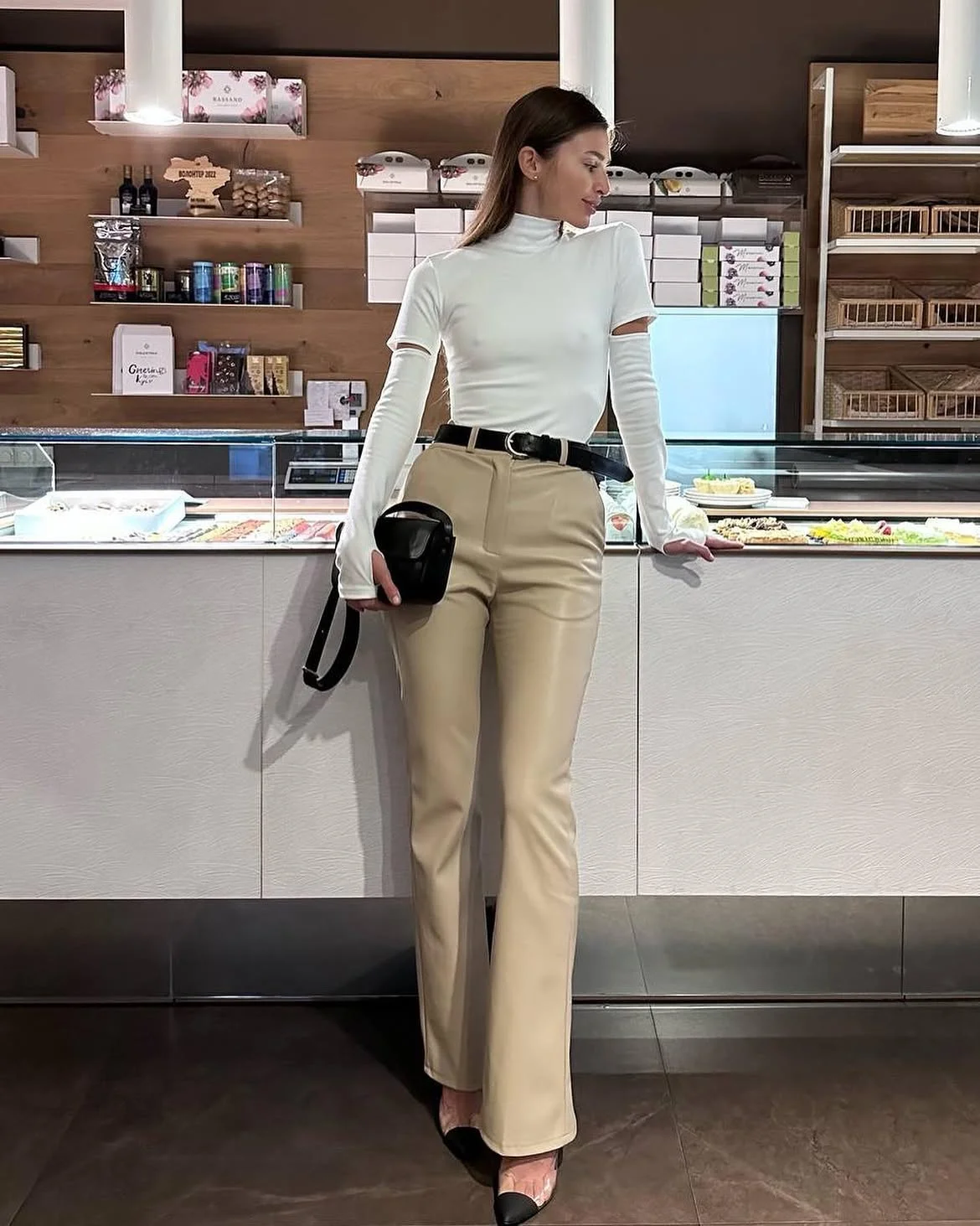 fall outfits with Leather pants 2026 Elegant Neutral Leather Pants for Smart Everyday Style