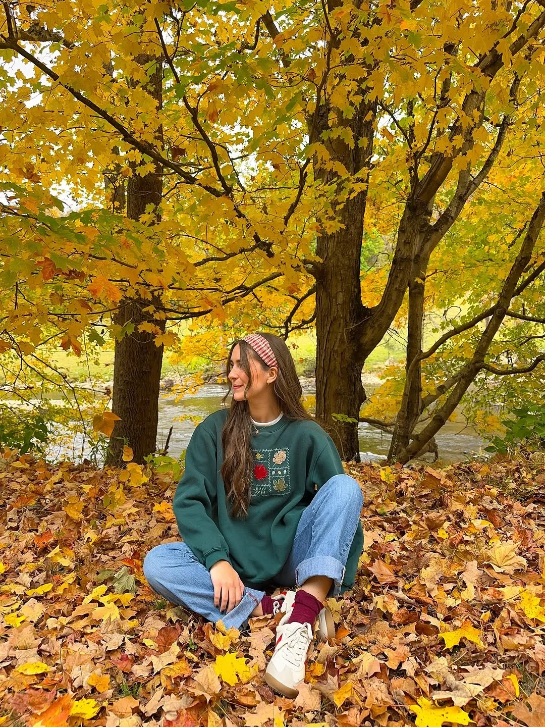 fall photoshoot outfits 2026 Autumn Leaves And Cozy Sweatshirt Comfort
