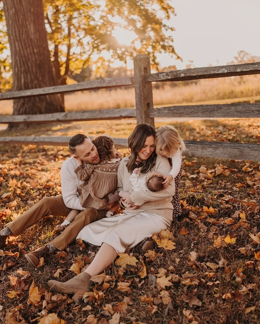 fall photoshoot outfits 2026 Soft Neutral Layers For Relaxed Family Memories