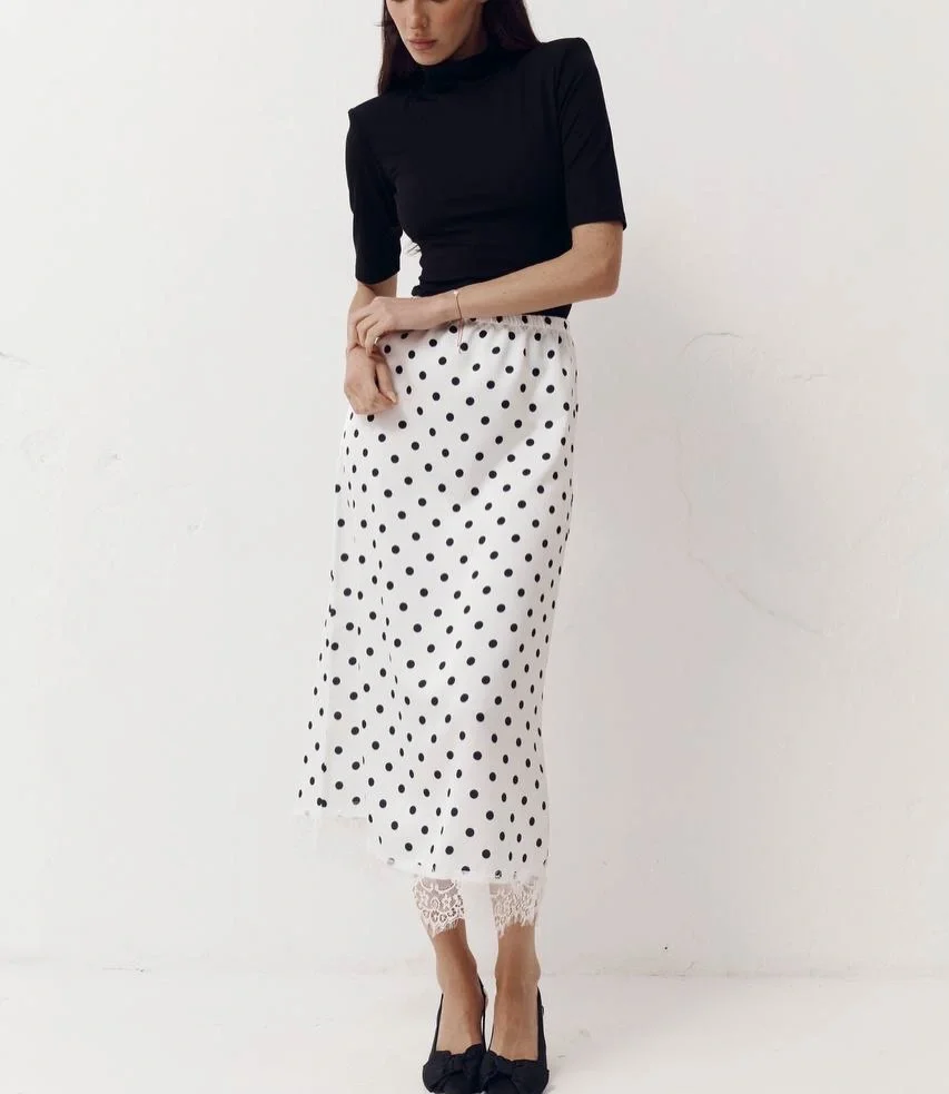midi skirt fall outfit 2026 Classic Polka Dots Get a Romantic Update