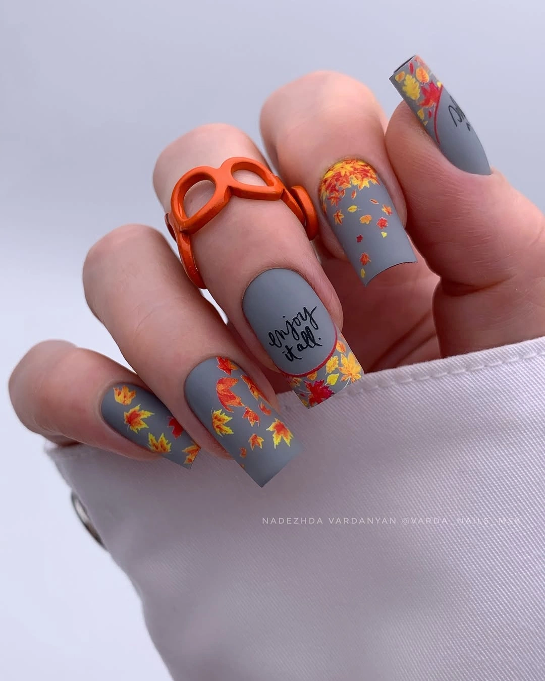 stylish fall nail art 2026 Soft Gray Falling Leaves