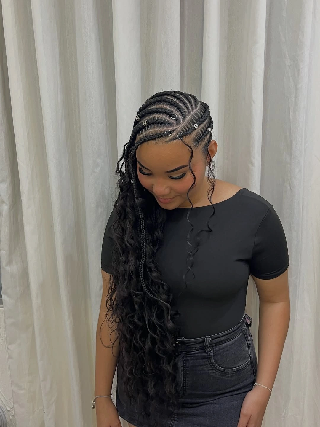 stylish lemonade braid hairstyle Loose Waves with Delicate Bead Accents