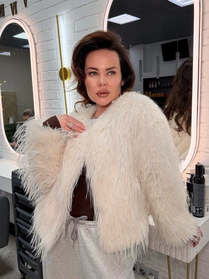 stylish shaggy jacket Soft White Glamour With A Modern Finish