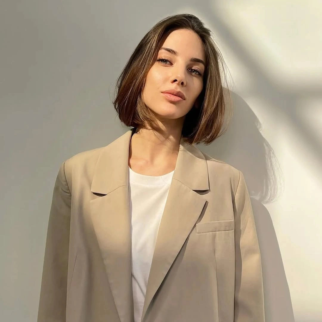 stylish short bobbed hairstyle Classic Precision Bob That Never Goes Out of Style