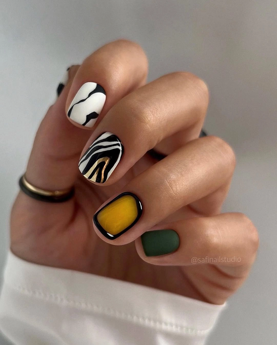 trendy fall short nails 2026 Modern Graphic Autumn Color Blocking