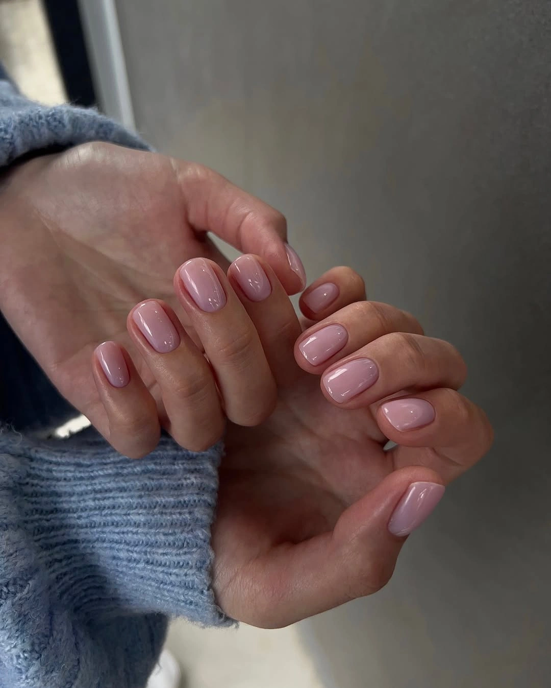 beautiful early fall nails 2026 Glossy blush short nails