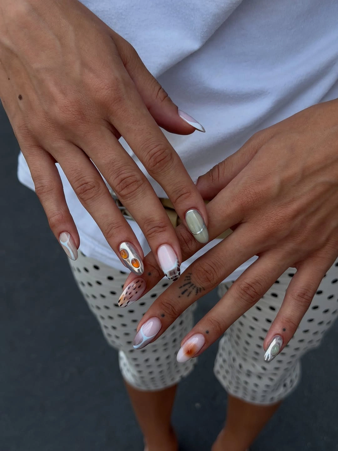 chic fall nails for brown skin tone Soft Chrome Nails With Amber Details