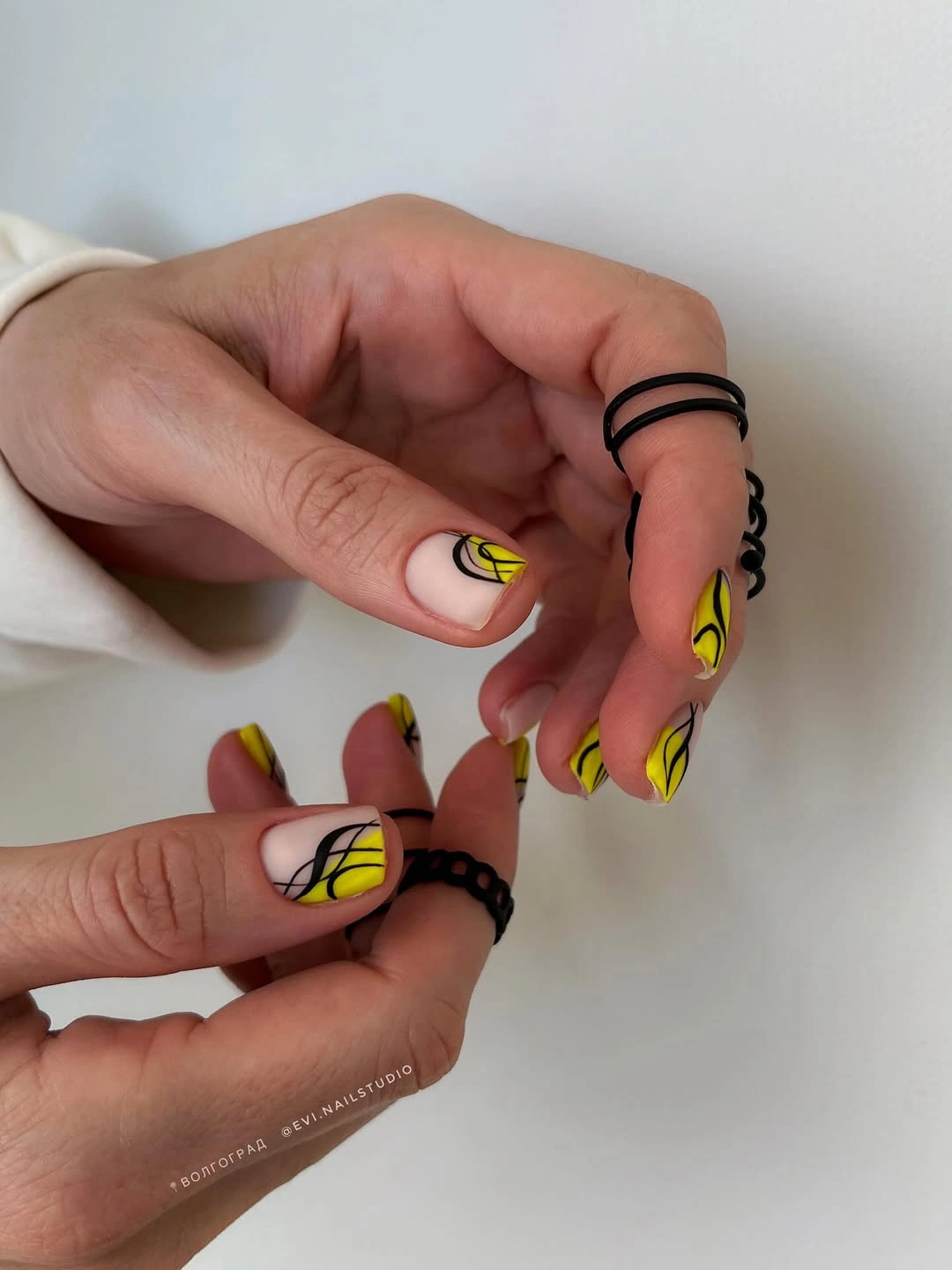 Chic Fall Square Nails 2026 for Stylish Autumn Inspo
