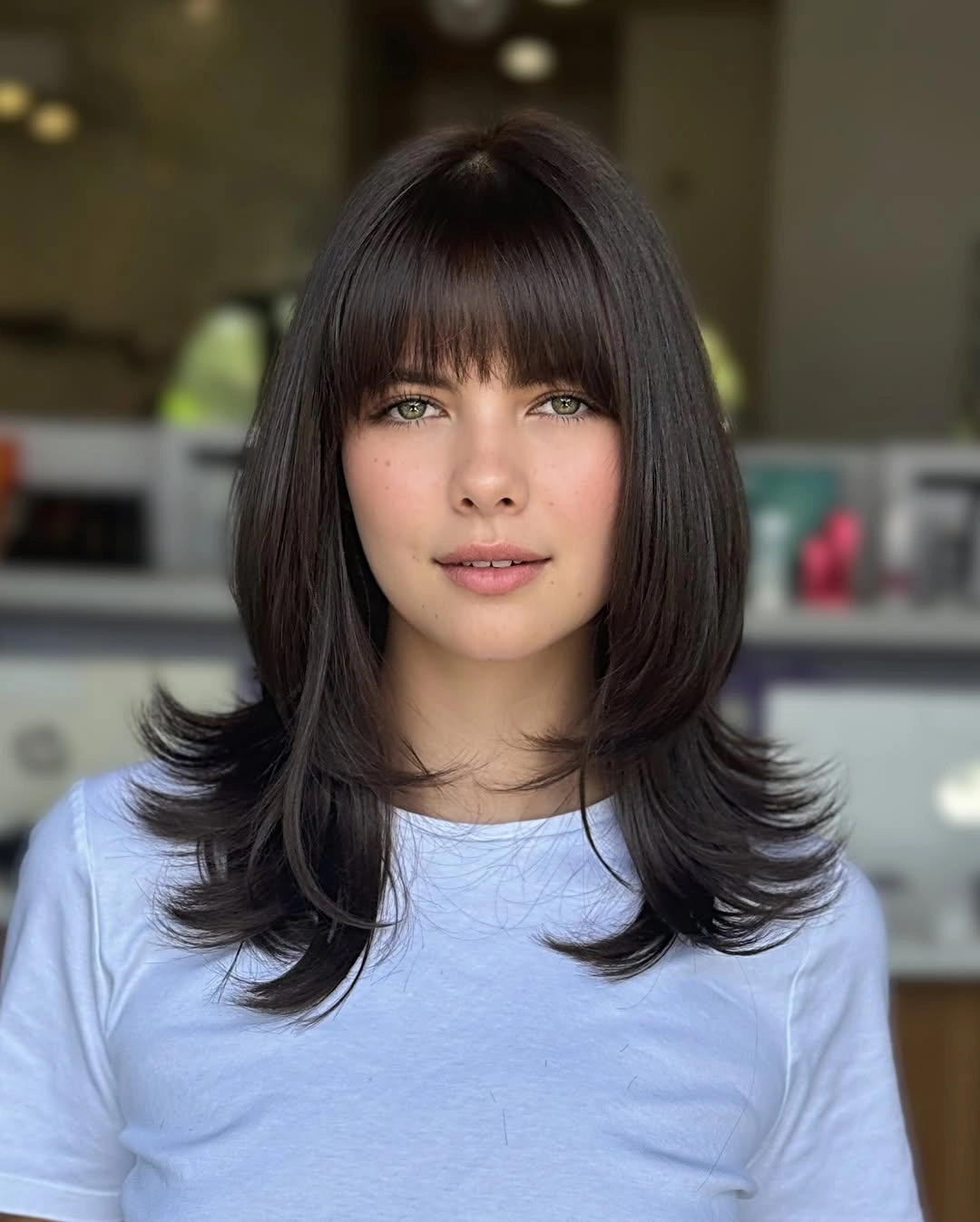 chic middle parting hairstyles - Soft short layered bob