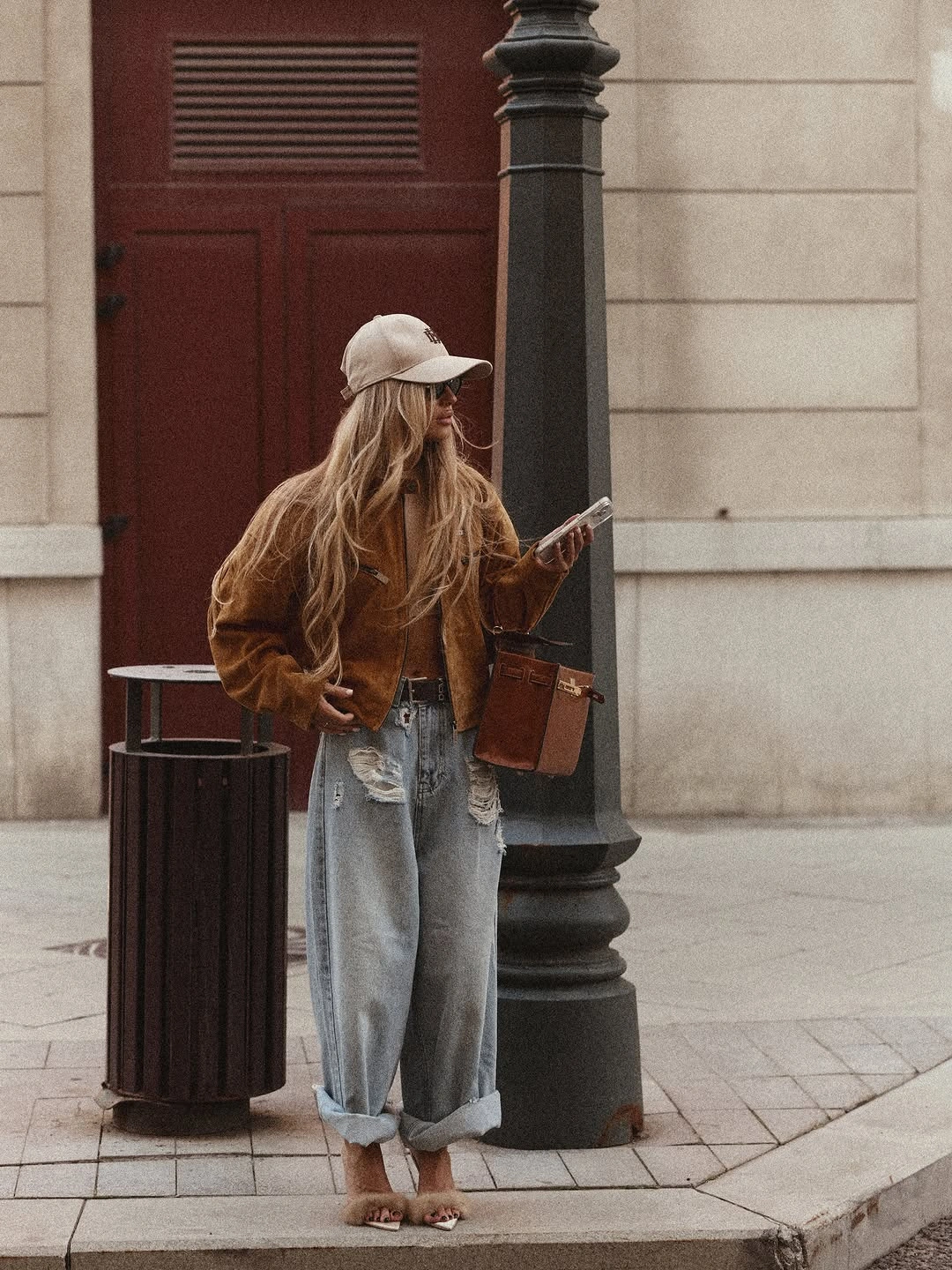 chic september outfit ideas 2026 Relaxed Denim with Rich Autumn Texture