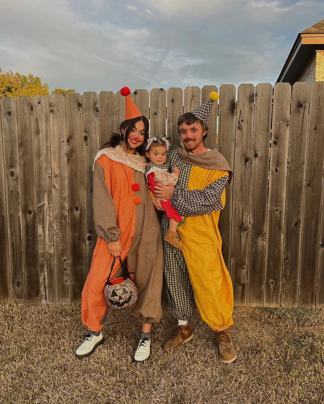 creative halloween costume ideas 2026 Retro Family Circus
