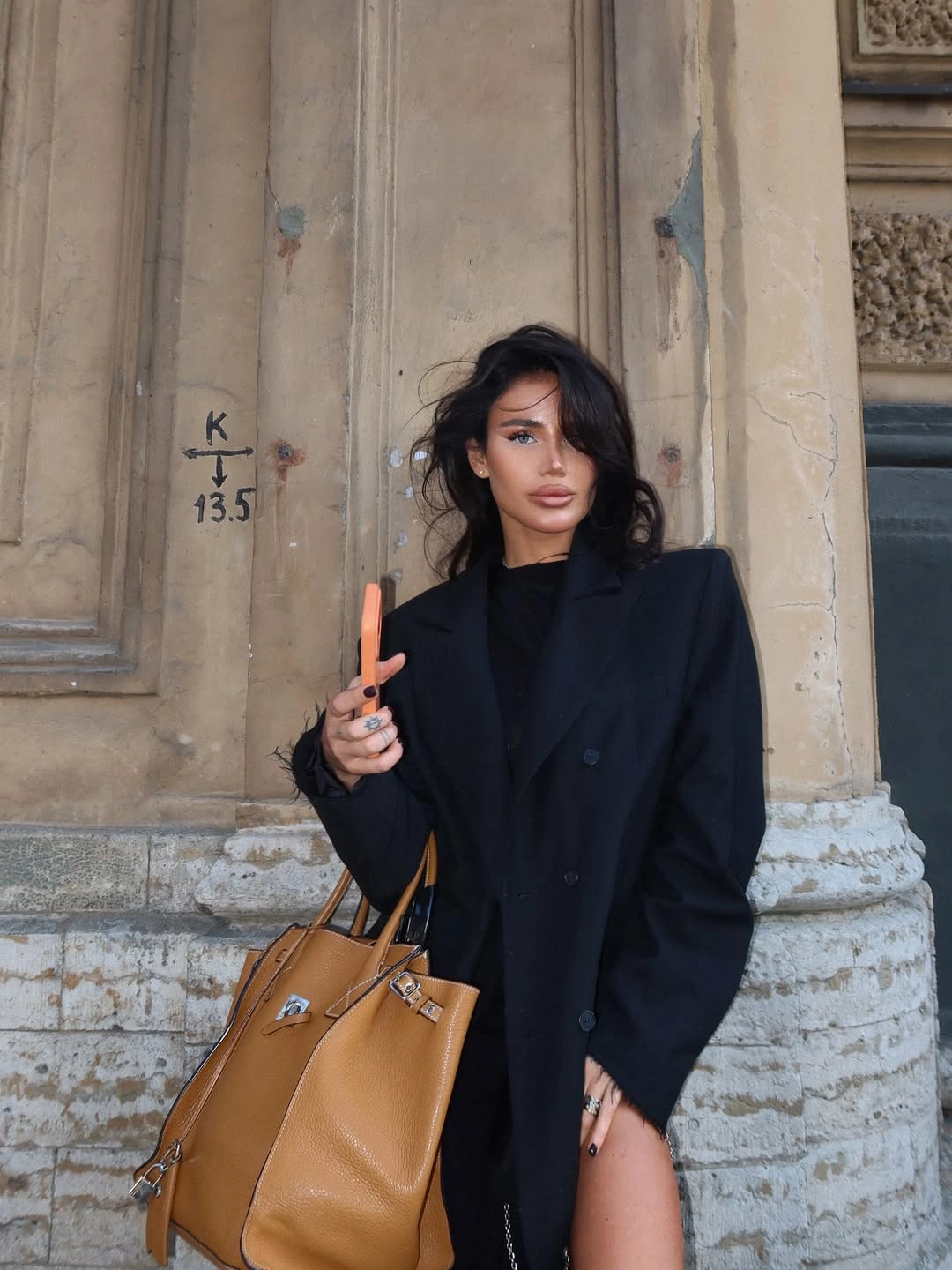 modern september fashion trends 2026 The Oversized Black Blazer Gets a New York Attitude