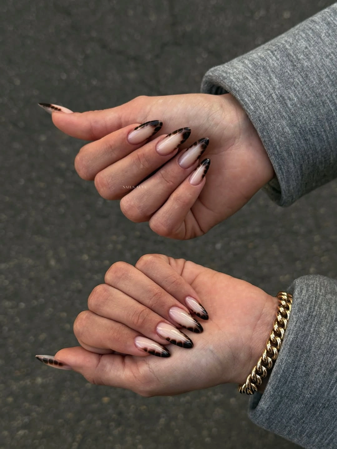 stylish autumn nails color - Soft brown leopard tips