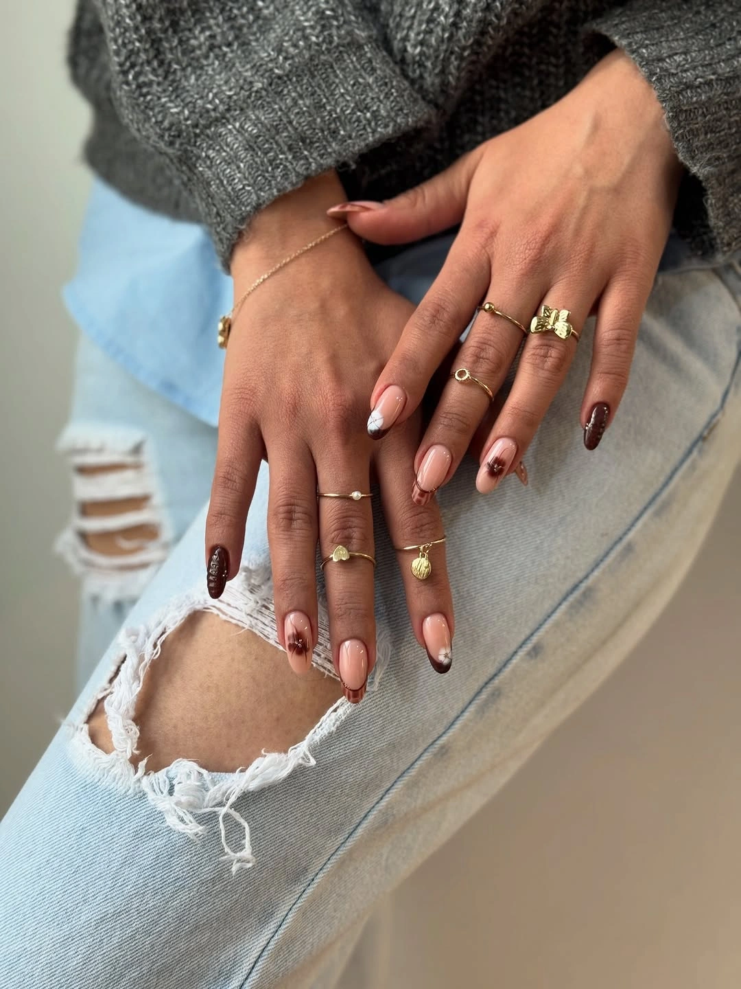 stylish autumn nails color - Delicate burgundy nail art