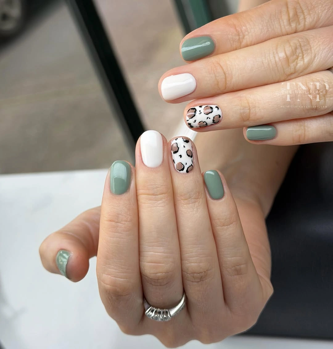 Stylish Fall Nails With Accent Nail Ideas for a Chic Autumn Manicure