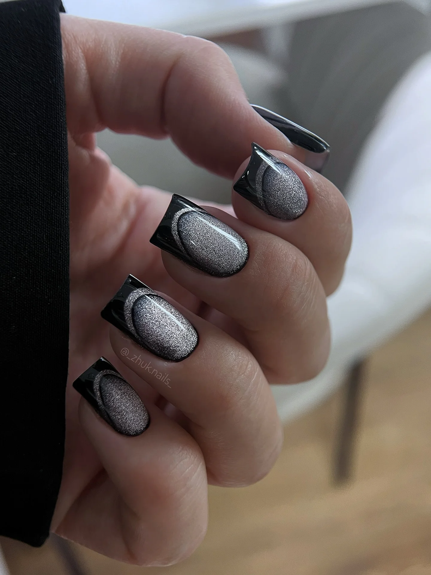 stylish simple fall short nails Smoky Metallic Square Nails for a Cool Autumn Mood